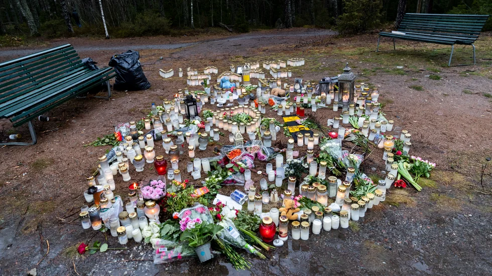 16-åringen knivhöggs till döds utomhus i Björklinge på kvällen den 10 januari. På måndagen inleds rättegången.