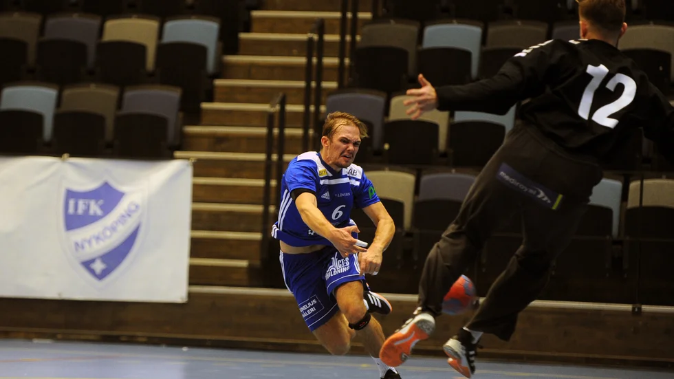 Lucas Edlund gör ett av sina tre mål i första halvlek.