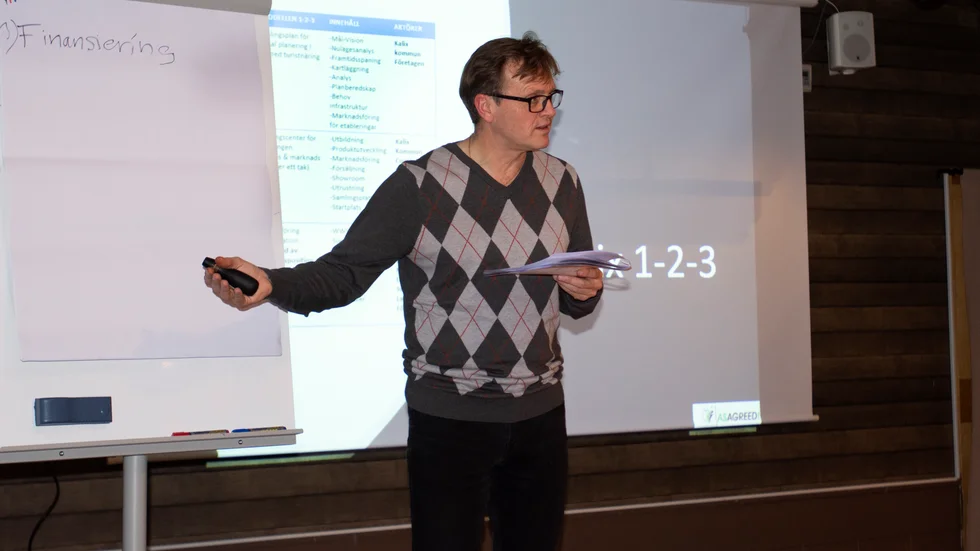 Sverigedemokraternas Per Göransson vill stoppa klimatskolk och kräver svar på vilken värdegrund Luleås skola förmedlar. "Du kastar sten i glashus", skriver André Bengtsson.