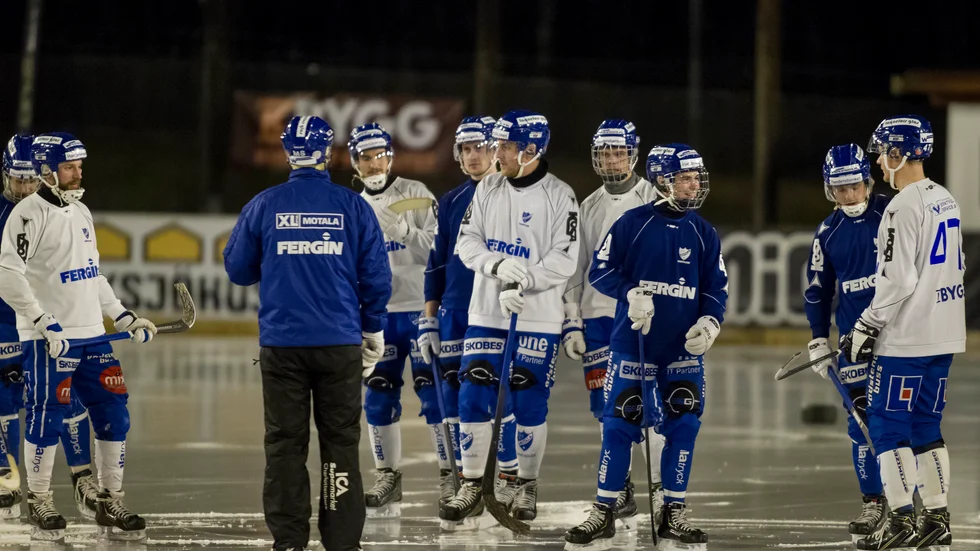 IFK Motala skrinnade ut på sin hemmabana på tisdagen igen. Nu gäller det att alla kraftsamlar för att konstruktivt komma vidare och ta ortens idrott in i framtiden.