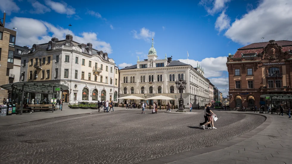 Mer behöver göras för att hålla stadskärnan levande, skriver Marianne Hamilton.
