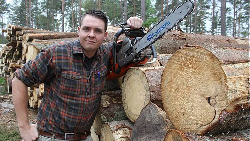 Moderatpolitikern Carl-Wiktor Svensson från Mörlunda har gjort en JO-anmälan mot myndigheters agerande i frågan kring granbarkborren.