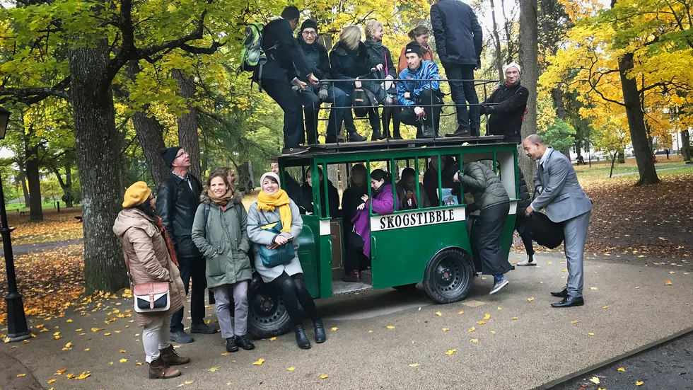 Dag två av det internationella toppmötet i Uppsala om barnvänligare städer började för de mer morgonpigga och leksugna med visning av Pelle Svanslös lekplats.