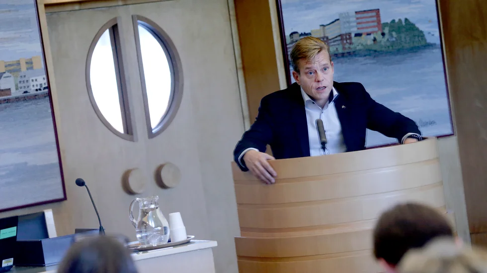 Moderaterna får gehör för fyra tilläggsyrkanden till budgetskrivelsen. "Vi ställer upp på förvaltningens förslag, det går i rätt riktning" säger gruppledaren Anders Josefsson.