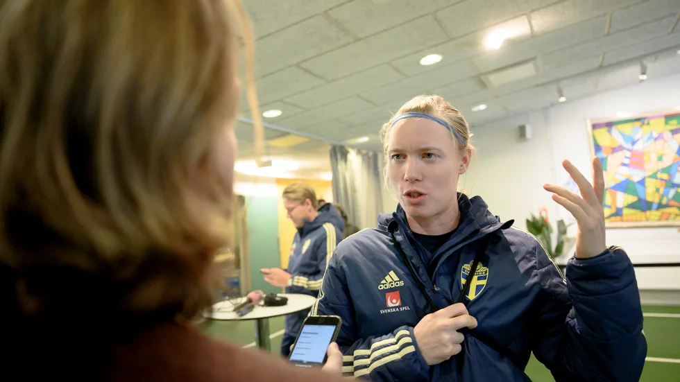 Hedvig Lindahl fick utstå dödshot under sommaren.