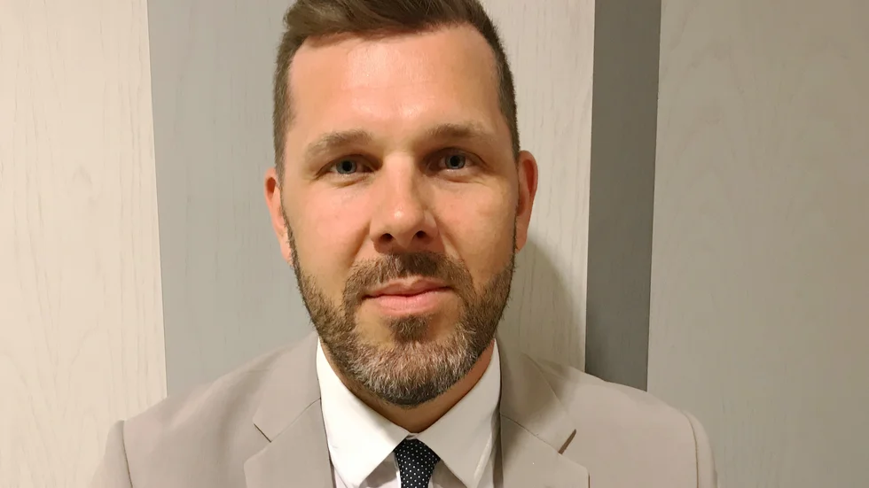 Marcus Ström uppger att hans klient försökt rädda livet på den 28-årige man som åklagaren hävdar mördades i Kiruna i somras.