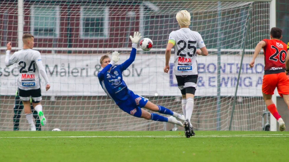 Kopparhammaren. Bara ytterväggarna står kvar efter branden i april 2018.