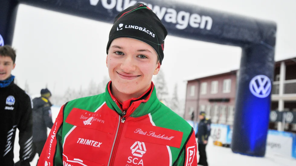 Pål Jonsson, Strömnäs, blev tvåa på herrjuniorernas inledande 10 km fritt. Nu är siktet inställt på lördagens klassiska distans.