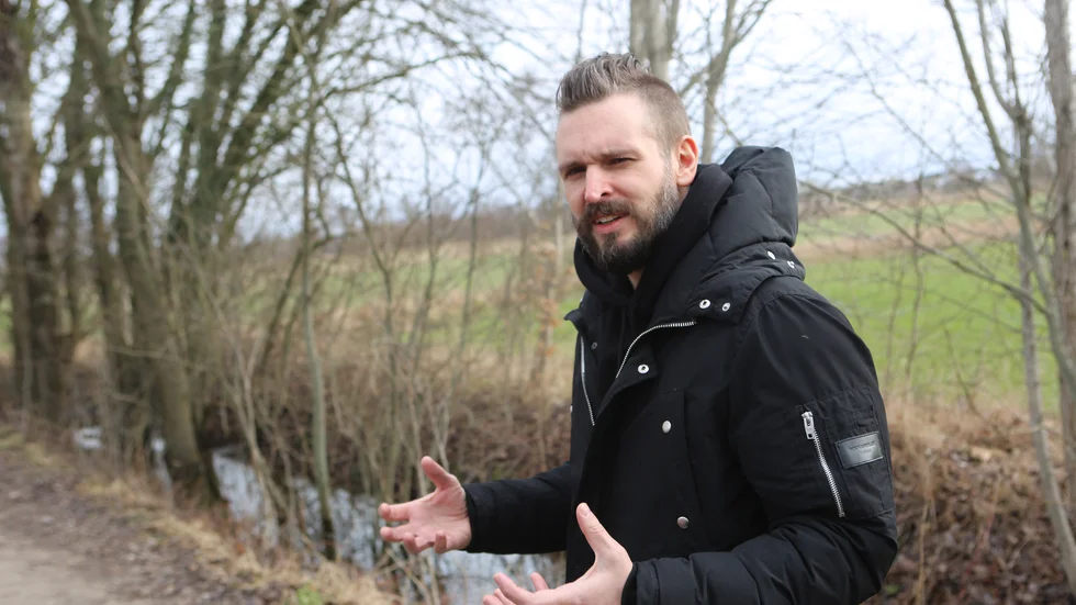 Varje kvadratmeter bär ett minne från uppväxten. Att komma hem är alltid starkt för Stefan Helleblad. Den skoterolycka han var med om i höstas, vilken kunde ändrat allt, har fått honom att värdera livet på ett annat sätt. 