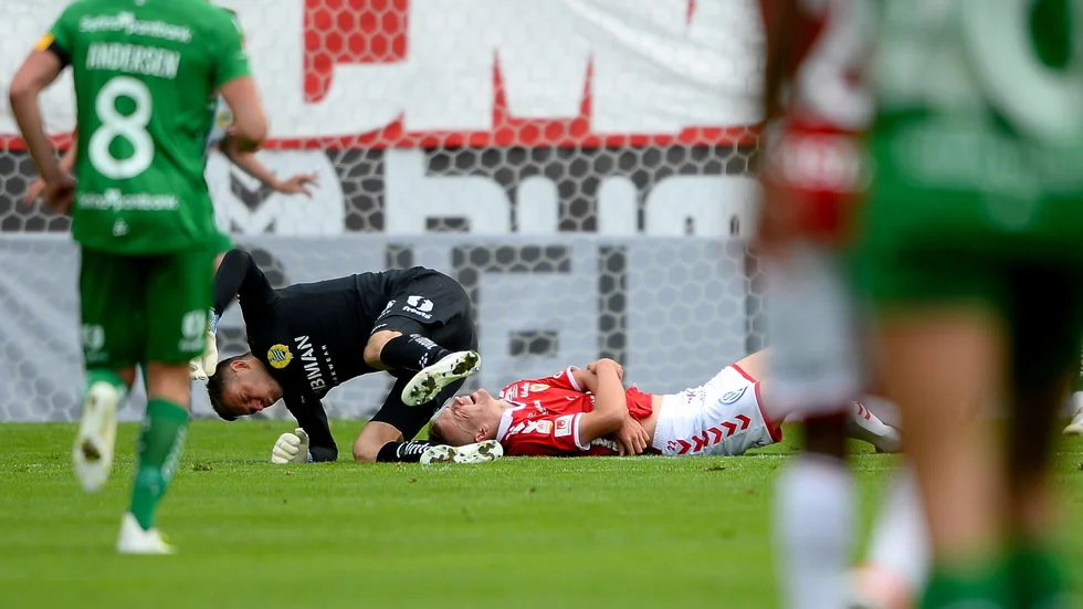 Det var i hemmamatchen mot Hammarby 4 augusti som Alexander Ahl-Holmström skadade sig efter en kollission med Hammarbys målvakt.