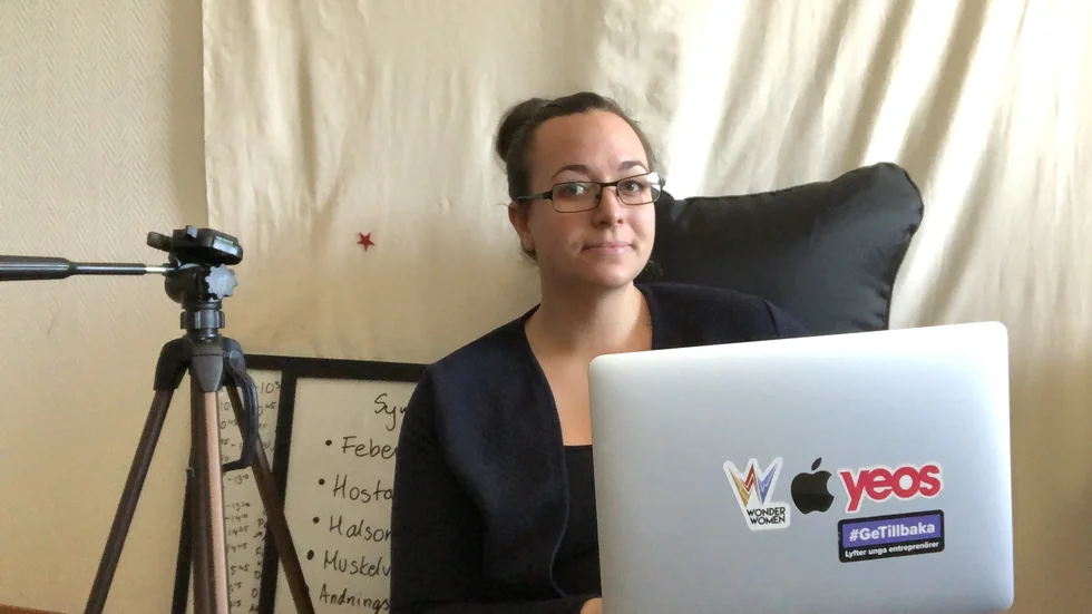 Klara-Maria Mach har startat youtubekanalen Coronaföretagaren, där hon berättar om livet i karantän och om covid-19 som coronasmittan heter.
