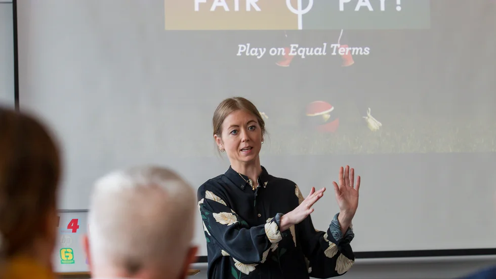 Isabelle Widmark, ordförande för stiftelsen Fairpay, menar att företag mer och mer vill bli förknippade med jämställdhet. Men skillnaden i resurser för män och kvinnor som idrottar är alltjämt stor.