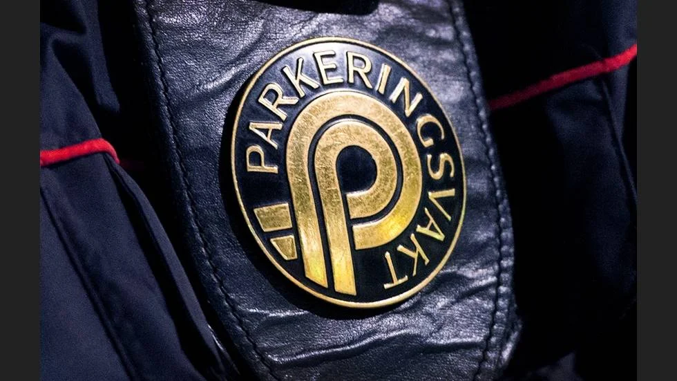 Polisen söker kontakt med de människor som engagerade sig när en parkeringsvakt blev misshandlad i Eskilstuna på tisdagen.