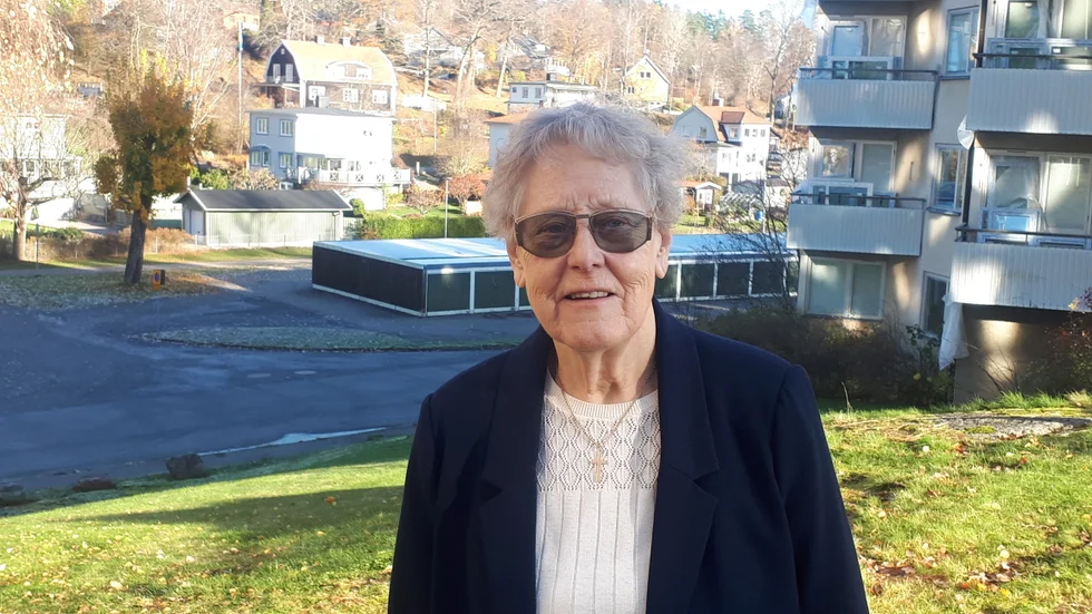 Märta Ekelund lämnade Ysunda för några år sedan och bor numera i en av Finspångs vackra stadsdelar. Märta är ingen boren hemmasittare direkt. är hon inte här så är hon där eller någon annanstans.