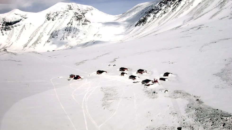 Tarfala fjällstation i Kebnekaise-massivet, en av de fjällstationer som nu stänger för säsongen. Arkivbild.