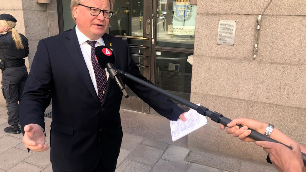 Snål? Försvarsminister Peter Hultqvist (S) får skarp kritik för att han inte fullt ut vill finansiera försvaret. 

