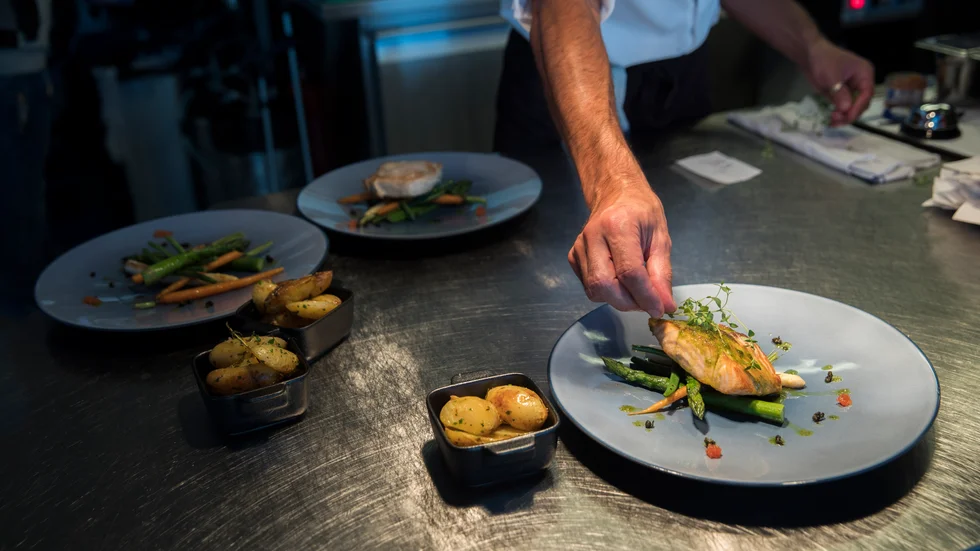 Restaurangägare i Skellefteå går i ett upprop ut och vädjar om att restaurang- och livsmedelsprogrammet ska finnas kvar. 