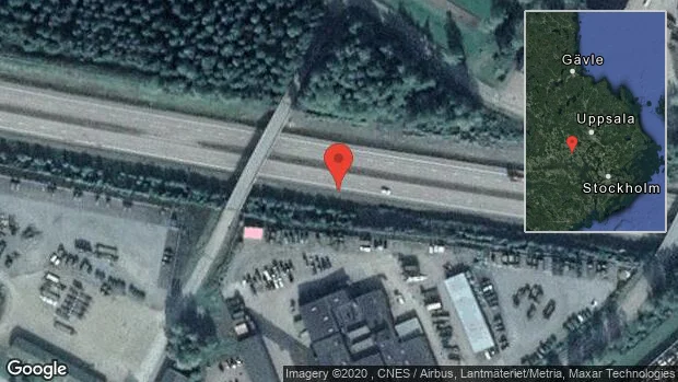 Stillastående personbil på E18