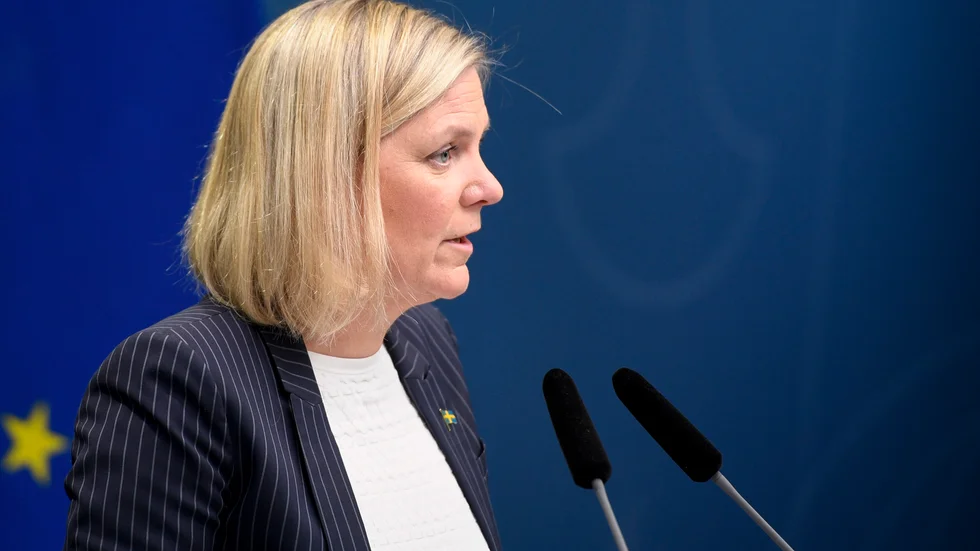 Finansminister Magdalena Andersson (S) måste inse att större värden än de ekonomiska står på spel i EU.