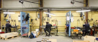 Operatör fastnade med handske i slipmaskin