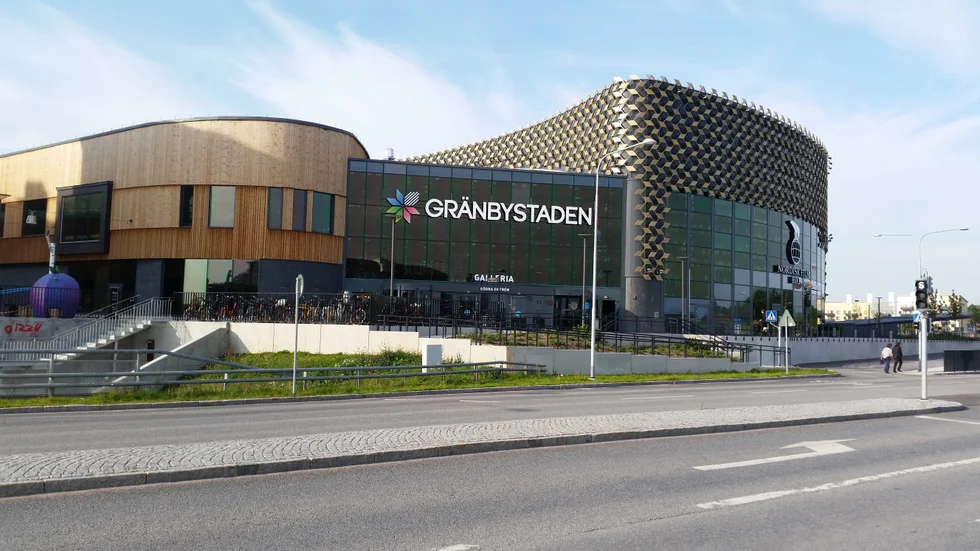 Gränbystaden och fastighetsägaren Atrium Ljungberg har förlorat flera hyresgäster den senaste tiden på grund av konkurser.