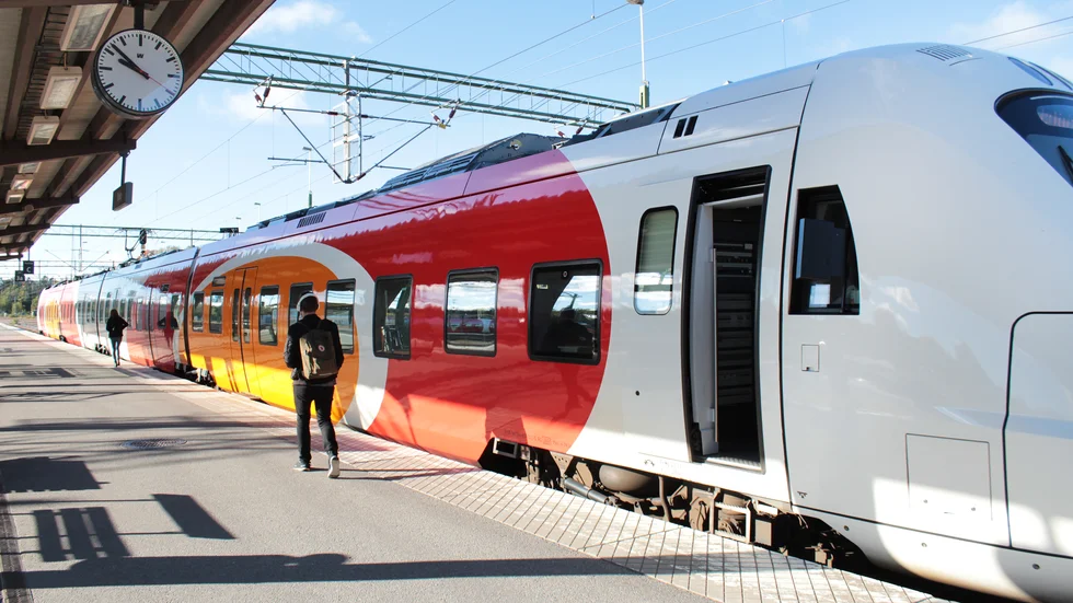 När Östgötatrafiken inför ett nytt biljettsystem försvinner möjligheten att betala via faktura. Någon som slår hårt mot vissa grupper i samhället.