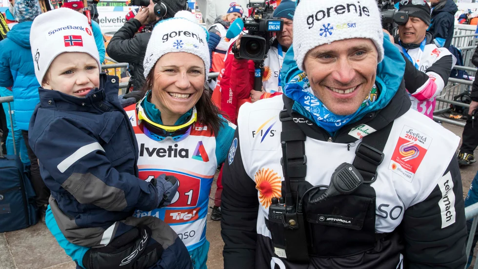 Katja Visnar firade VM-silvret i Seefeld tillsammans med sin man Ola Vigen Hattestad och sonen Ludvig. Arkivbild.