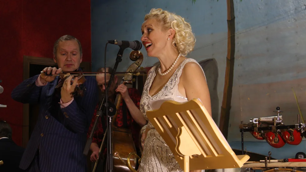 Max Carling och Gunhild Carling vid en tidigare spelning i Toverum.