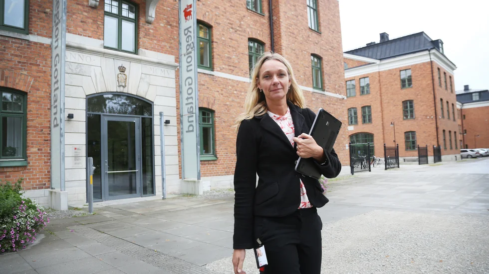 Resultatet från medarbetarundersökningen skickas nu ut till alla enheter. Med hjälp av ett verktyg ska sedan gruppen sätta sig ned och ha en dialog om hur utvecklingsområdena ska förbättras, berättar, enligt Region Gotlands HR-direktör Lotta Israelsson.