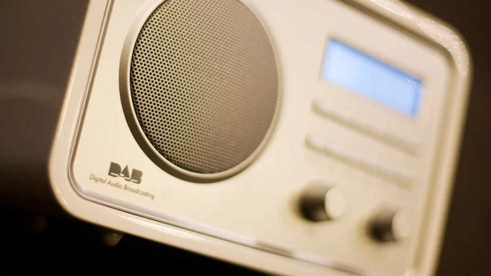 Uteblivna annonsintäkter och avgifter till staten innebär en svår ekonomisk situation för de kommersiella radiokanalerna. Arkivbild.