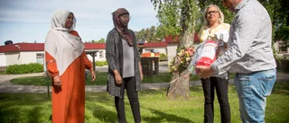 Räddade brinnande förskola med vattenhinkar och påhittighet – här hyllas de av fastighetsägaren