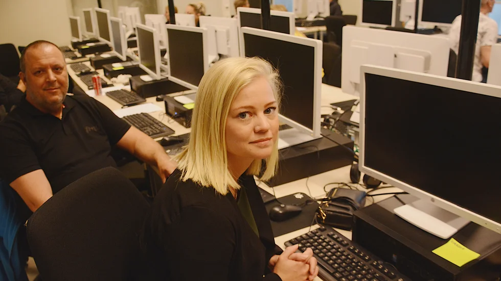 Driton Agushi och Eva Åberg är båda varslade om uppsägning på sin arbetsplats på grund av coronakrisen. Då passer de på att validera sina industrikunspaer i det nya projketet på Tekinkcollege i Vimmerby. "En mycket bra möjlighet", säger de.