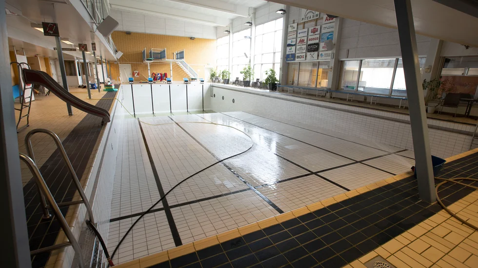 Öjebyns simhall renoverades för flera miljoner kronor 2018. Bland annat byttes stora delar av kaklet i bassängen ut.