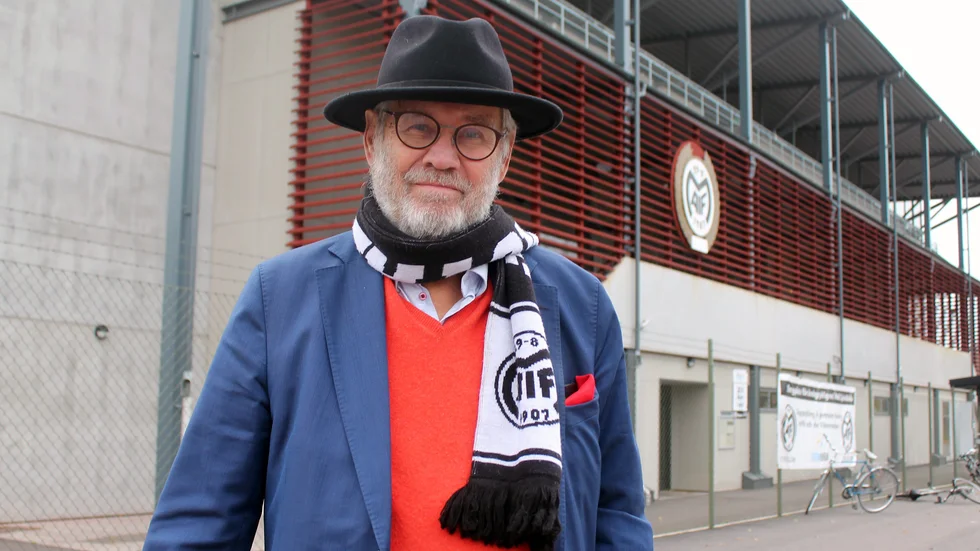 Ända sedan 1957-1958, när Motala AIF gick upp i och spelade i allsvenskan, har Maif varit laget i Hans Orrenius hjärta. Nu önskar han stöttning till sitt favoritlag.