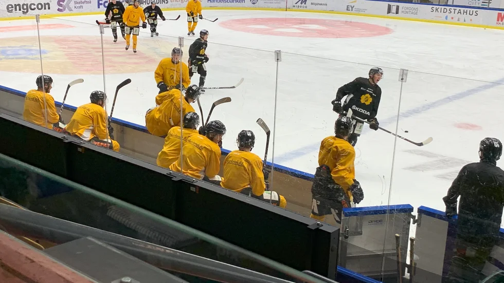 AIK tränar på is igen.