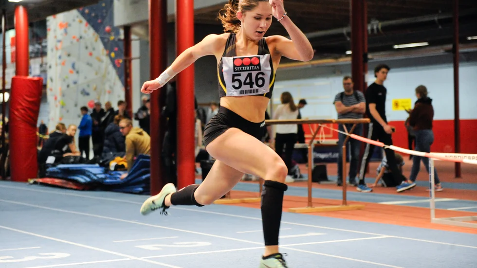 Fia Viklund vann 60 meter och var också bara två decimeter från att kvala in till JSM i tresteg.
