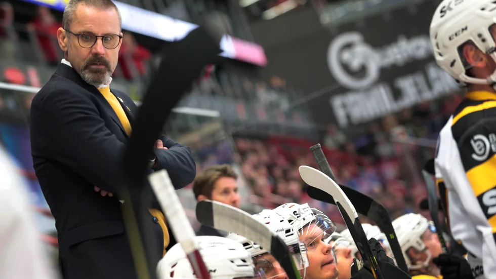 Tommy Samuelsson lyssnar på kritiken och berättar att matchningen i powerplay även är något som diskuteras internt. 