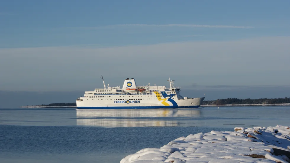 Avgångarna under lördagskvällen är inställda och samtliga på söndagen fram till avgången 20.00. Då planerar de att trafikera som vanligt igen.