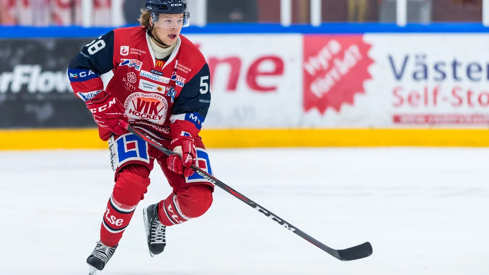 Kim Johansson är numera en etablerad back i Hockeyallsvenskan och spelar för Björklöven.