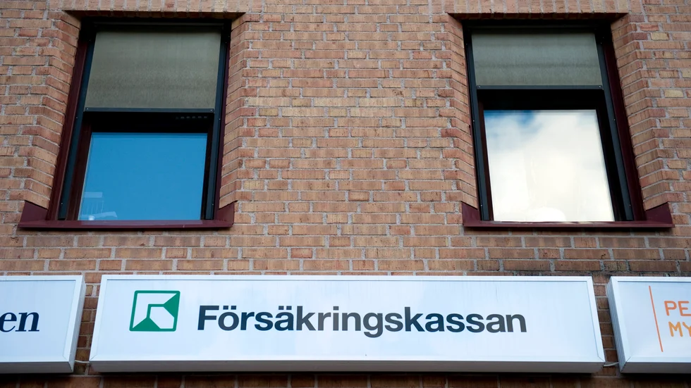 Försäkringskassan är beredd på mycket jobb om och när staten tillfälligt tar över ansvaret för ersättning av den första sjukdagen.