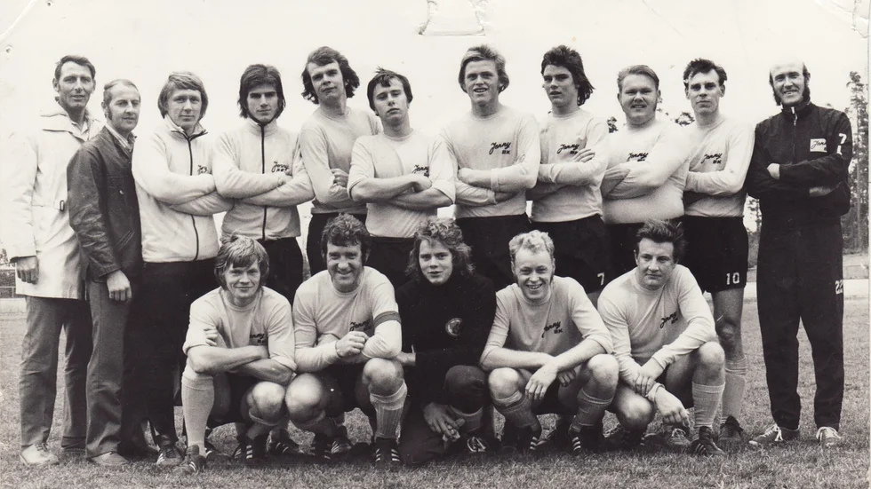 Jenny BK från cirka 1970: Stående från vänster: Sven-Åke Ström, Tage Gustavsson, Ingemar Elb, Nils Ragnarsson, Bo Karlerud, Kent Johansson 1, Roger Svensson, Thomas Ström, Roger Jansson, Alf Andersson, Yngve Gunnarsson. Sittande från vänster: Kurt Svensson, Jörgen Gyllander, Lars Danielsson, Bertil Spångberg och Nicke Jonsson.