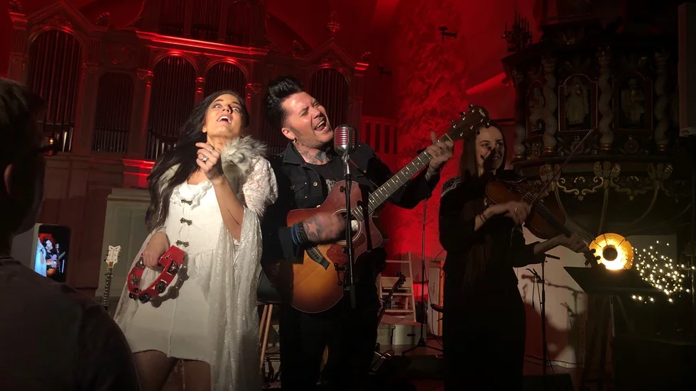 Mimi Werner och Brolle medverkar i en lokal variant av Musikhjälpen i – Skellefteå.