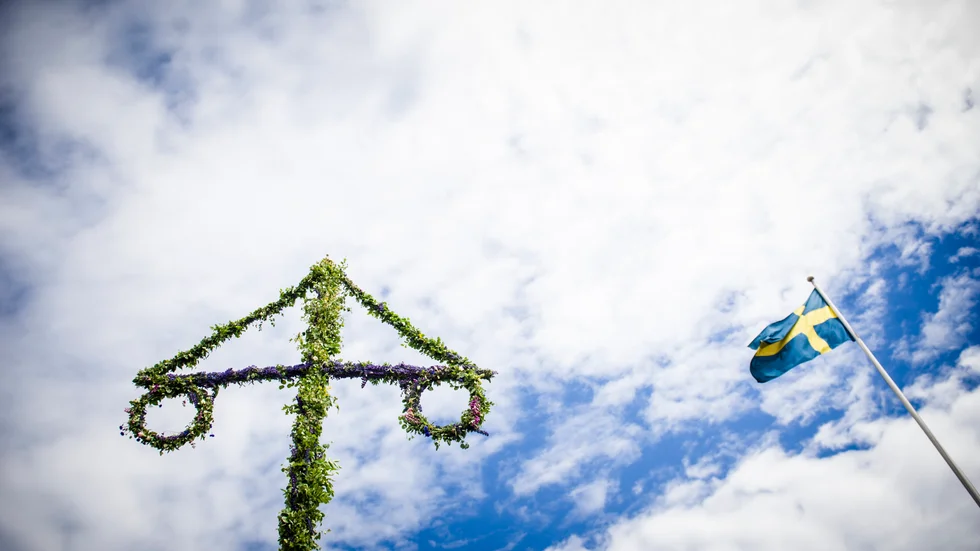Midsommarstången ska resas igen, vid Sommarhemmet i Virserum. IOGT - NTO och PRO har slagit sig samman för att väcka liv i en gammal tradition.