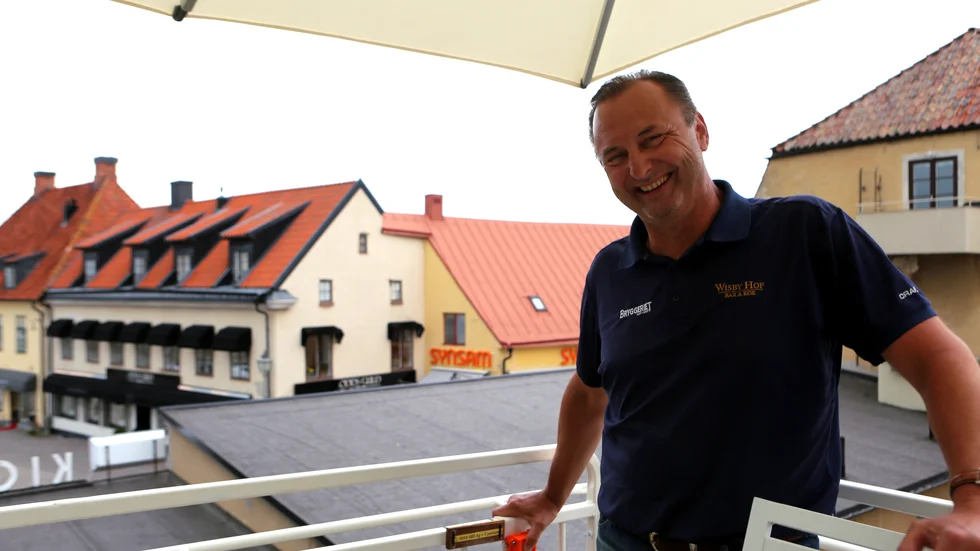 Med ett knapptryck reser sig skyliften tio meter upp i luften.