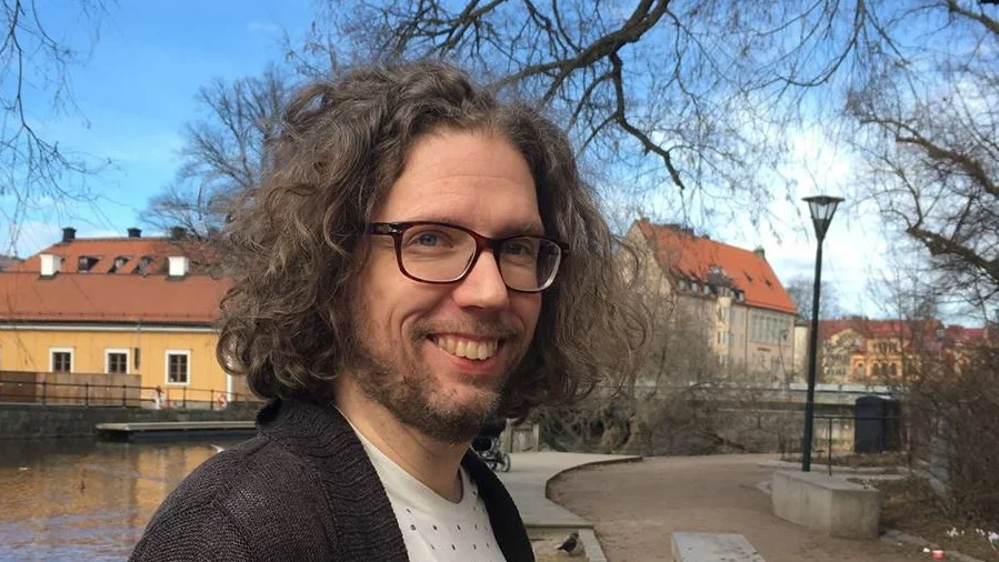 Programchefen Christoffer Olofsson vill ge publiken en gedigen festivalupplevelse oavsett om det blir digitalt eller på traditionellt vis.