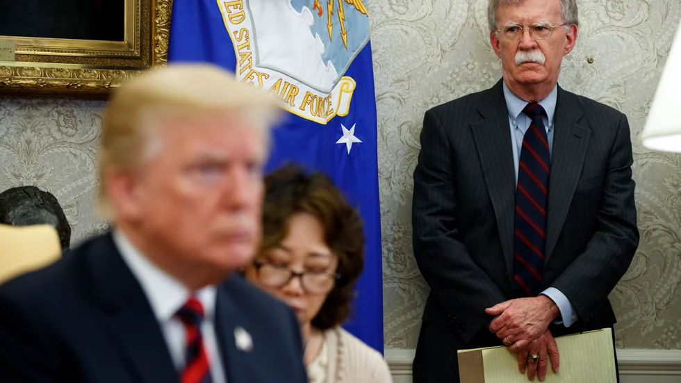 President Donald Trump vid ett besök i Sydkorea med den dåvarande nationelle säkerhetsrådgivaren John Bolton. Arkivbild.