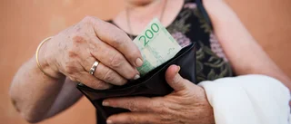 Märkliga beslut äter upp pensionärers pengar