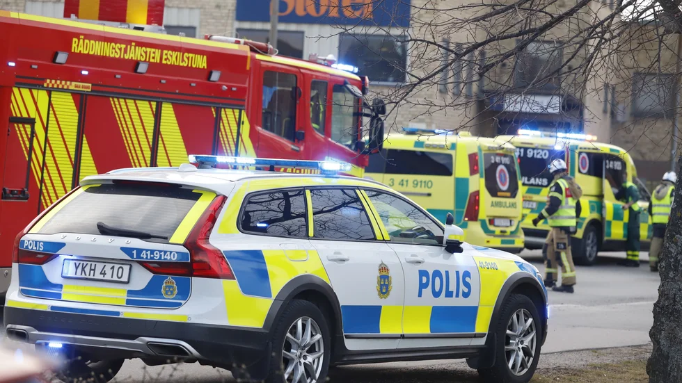 Flera ambulanser skickades till trafikolyckan på Kungsgatan där två personbilar var inblandade.