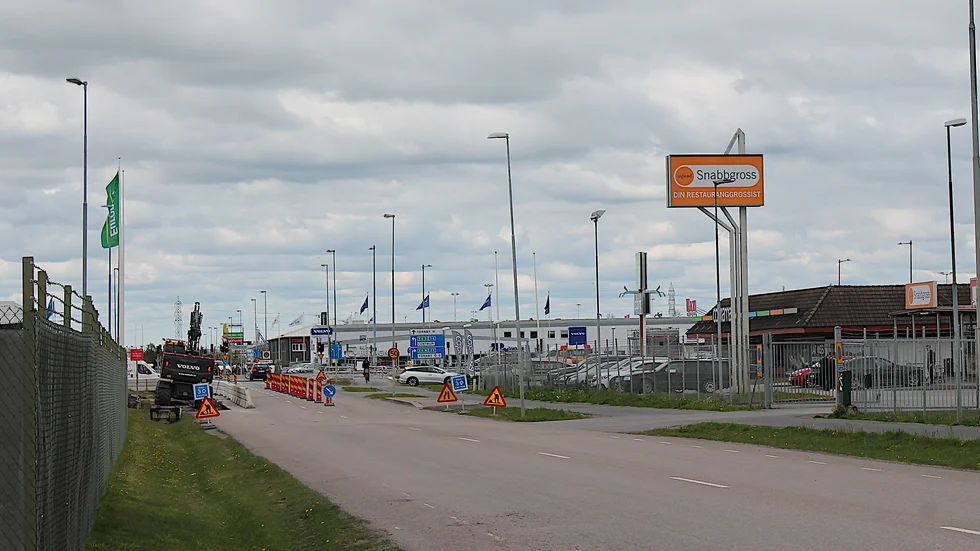 Snart kan det bli aktuellt för allmänheten att handla livsmedel på Axfood snabbgross i Tornby
