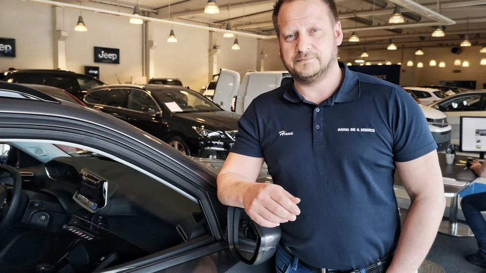 Hans Åström, vd Arnes bil, befarar att dieselhöjningen kan spräcka begagnatmarkanden för dieselbilar.